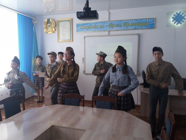 Дөңгелек үстел