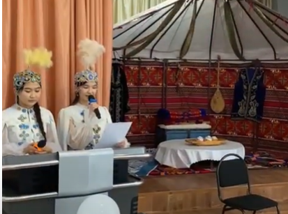«Мен бір жұмбақ адаммын» тақырыбында  әдеби кеш  өтті.